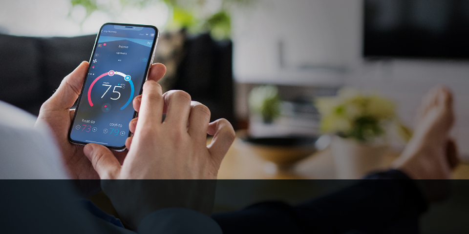 Mobile phone with Comfort Sync app.